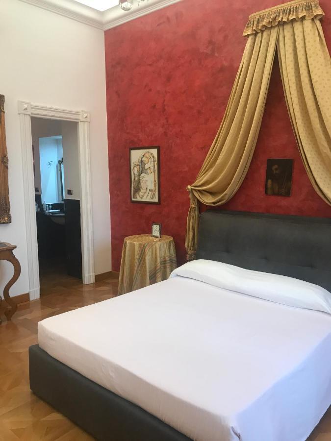Elegante Appartamento Nel Centro Di Roma Luaran gambar